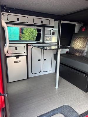 2017 Vauxhall Vivaro — photo 9 of 18