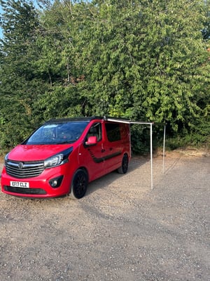 2017 Vauxhall Vivaro — photo 13 of 18