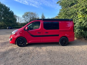 2017 Vauxhall Vivaro — photo 14 of 18