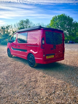 2017 Vauxhall Vivaro — photo 18 of 18