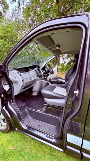2013 Vauxhall Vivaro — photo 9 of 14