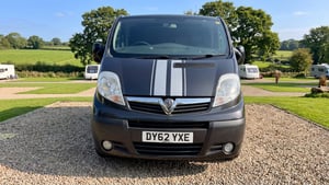 2013 Vauxhall Vivaro — photo 1 of 14