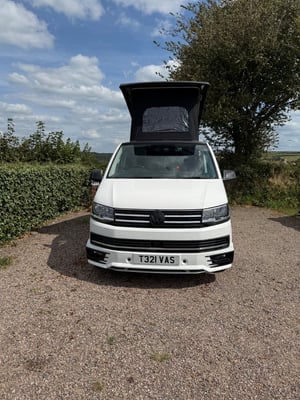 2018 Volkswagen Transporter — photo 1 of 13