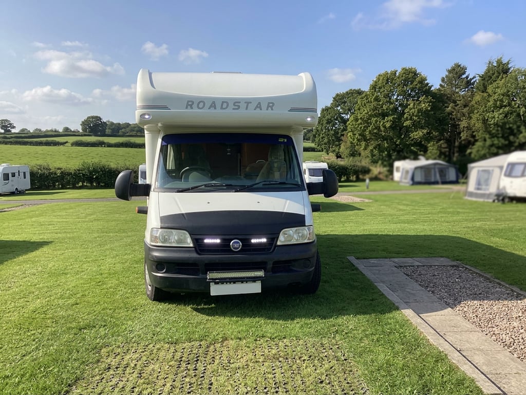 2004 Lunar Roadstar - Image 1
