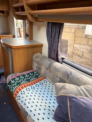 2004 Auto-Trail Apache 600 — photo 5 of 15