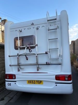 2004 Auto-Trail Apache 600 — photo 12 of 15