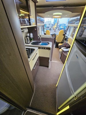 2013 Burstner grand panorama — photo 8 of 17