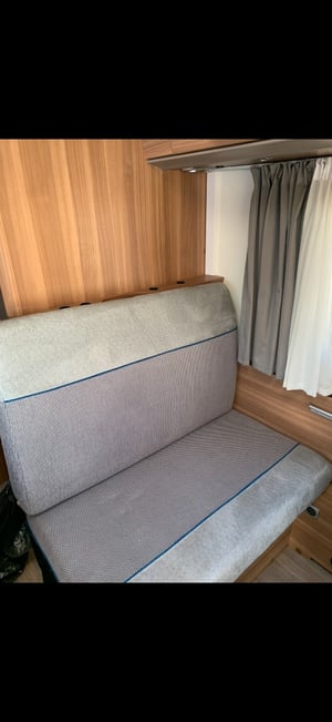 2018 Weinsberg Carahome 700 DG — photo 20 of 25