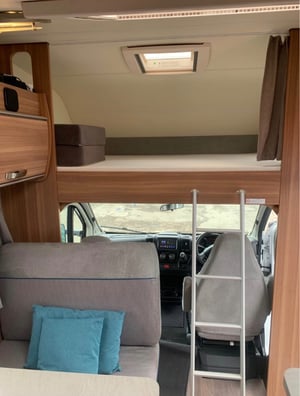 2018 Weinsberg Carahome 700 DG — photo 12 of 25