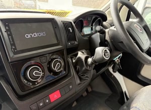 2018 Weinsberg Carahome 700 DG — photo 11 of 25