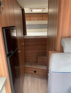 2018 Weinsberg Carahome 700 DG — photo 23 of 25