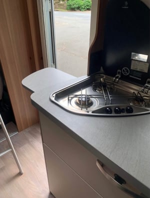 2018 Weinsberg Carahome 700 DG — photo 16 of 25