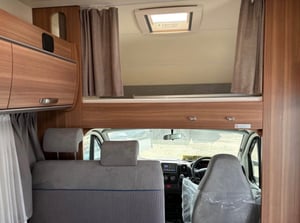 2018 Weinsberg Carahome 700 DG — photo 13 of 25