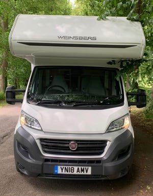 2018 Weinsberg Carahome 700 DG — photo 4 of 25
