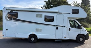 Weinsberg Carahome 700 DG — photo 36 of 63