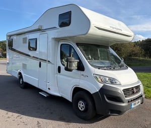 Weinsberg Carahome 700 DG — photo 37 of 63