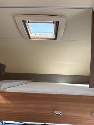 Weinsberg Carahome 700 DG — photo 39 of 63