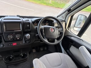 Weinsberg Carahome 700 DG — photo 42 of 63