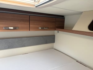 Weinsberg Carahome 700 DG — photo 46 of 63