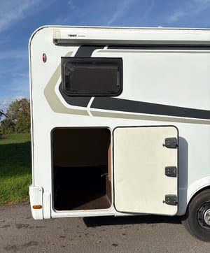 Weinsberg Carahome 700 DG — photo 55 of 63