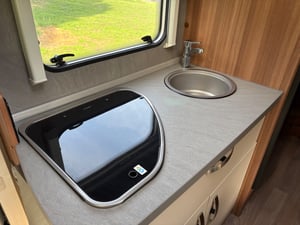 Weinsberg Carahome 700 DG — photo 60 of 63
