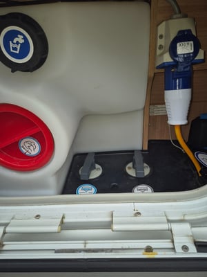 2016 Knaus Sky Ti Silver Meg 700 — photo 48 of 65