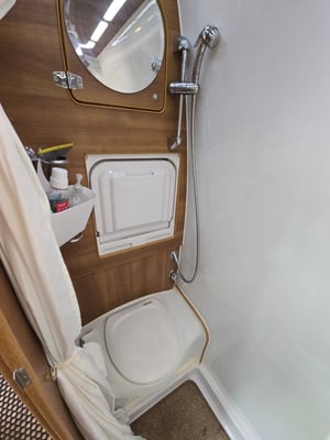 2013 IH Motorhomes Fiat Ducato TIO R IH TIO R - 2 Berth, 2.3l diesel — photo 2 of 30