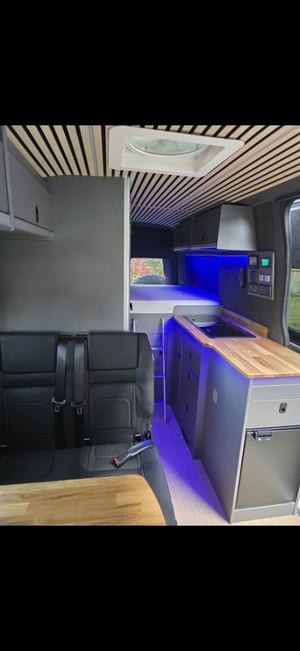 2023 Renault Master Custom Professional Conversion — photo 9 of 28
