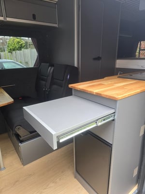 2023 Renault Master Custom Professional Conversion — photo 3 of 28