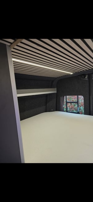 2023 Renault Master Custom Professional Conversion — photo 6 of 28