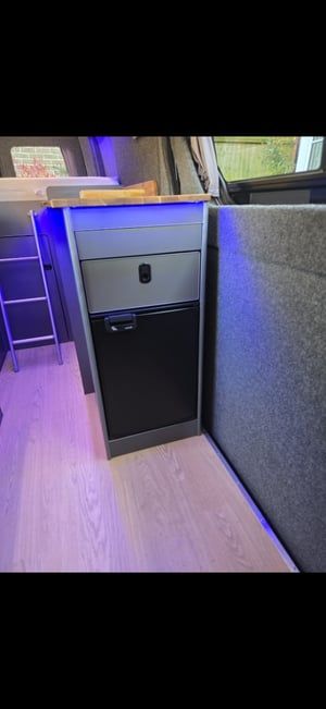 2023 Renault Master Custom Professional Conversion — photo 20 of 28