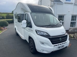 2017 Swift Bessacarr 424 — photo 2 of 11