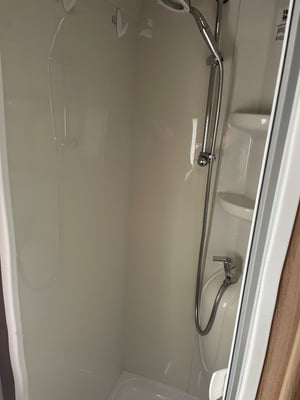 2017 Swift Bessacarr 424 — photo 10 of 11