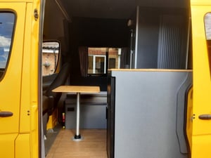 2018 Mercedes-Benz Sprinter — photo 17 of 24
