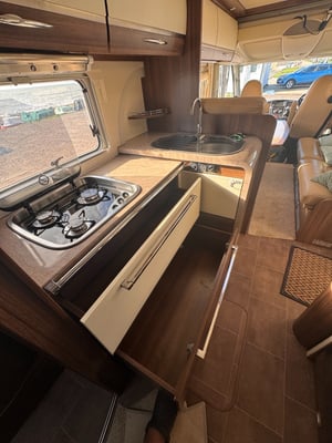 2015 Burstner Elegance i810g i 810 g — photo 14 of 34
