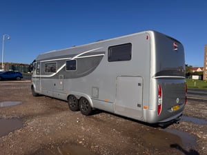 2015 Burstner Elegance i810g i 810 g — photo 2 of 34