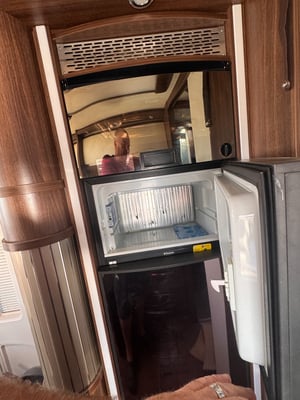 2015 Burstner Elegance i810g i 810 g — photo 16 of 34