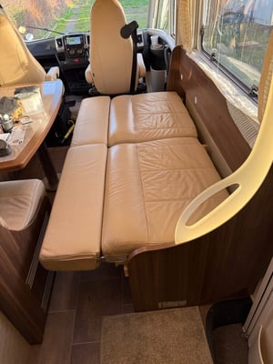 2015 Burstner Elegance i810g i 810 g — photo 10 of 34