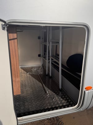 2015 Burstner Elegance i810g i 810 g — photo 29 of 34