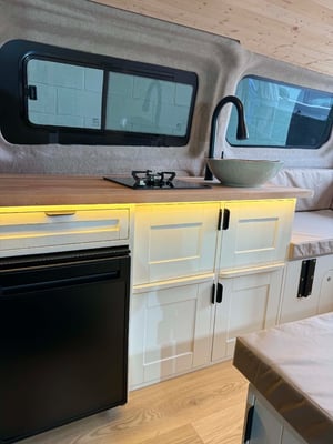 2020 Ford Transit Custom Camper — photo 6 of 14