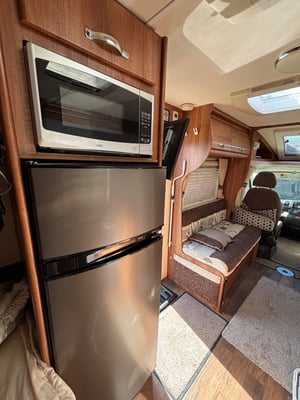 2013 Auto-Sleepers Broadway FB — photo 4 of 11