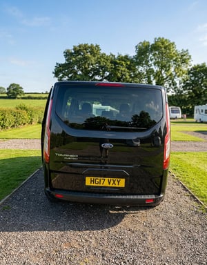 2017 Ford Tourneo Custom — photo 1 of 9
