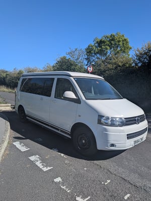 2014 Volkswagen Transporter T5 — photo 2 of 12