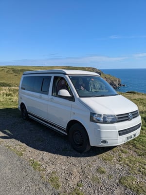 2014 Volkswagen Transporter T5 — photo 1 of 12
