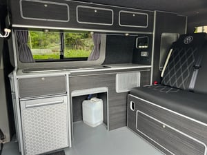 2016 Volkswagen Transporter T30 T6 — photo 13 of 16