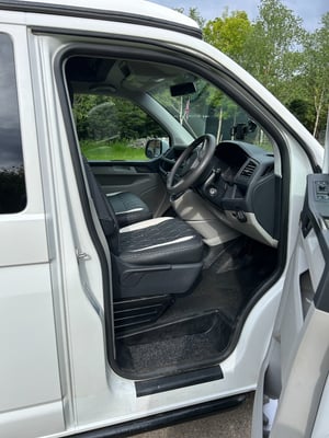 2016 Volkswagen Transporter T30 T6 — photo 4 of 16