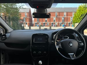 2014 Renault Clio — photo 6 of 22