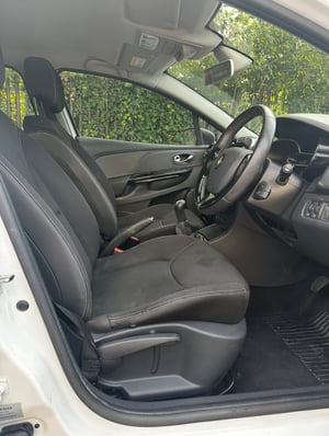 2014 Renault Clio — photo 10 of 22