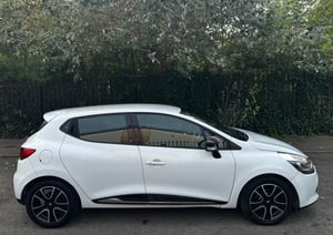 2014 Renault Clio — photo 14 of 22