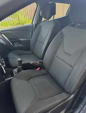 2014 Renault Clio — photo 19 of 22